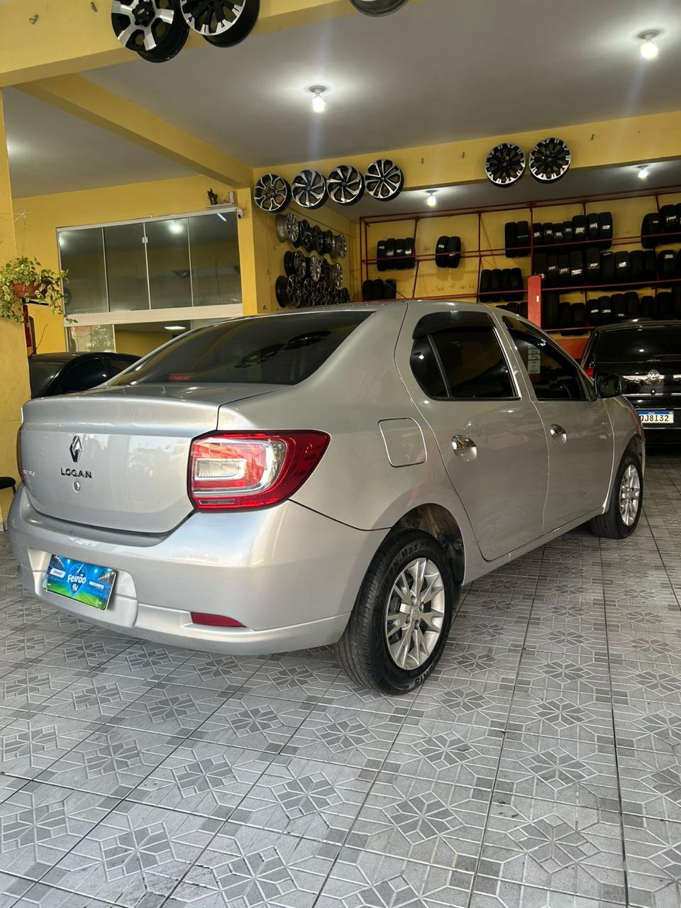 Renault Logan 1.0 12v Authentique Sce Flex 4p