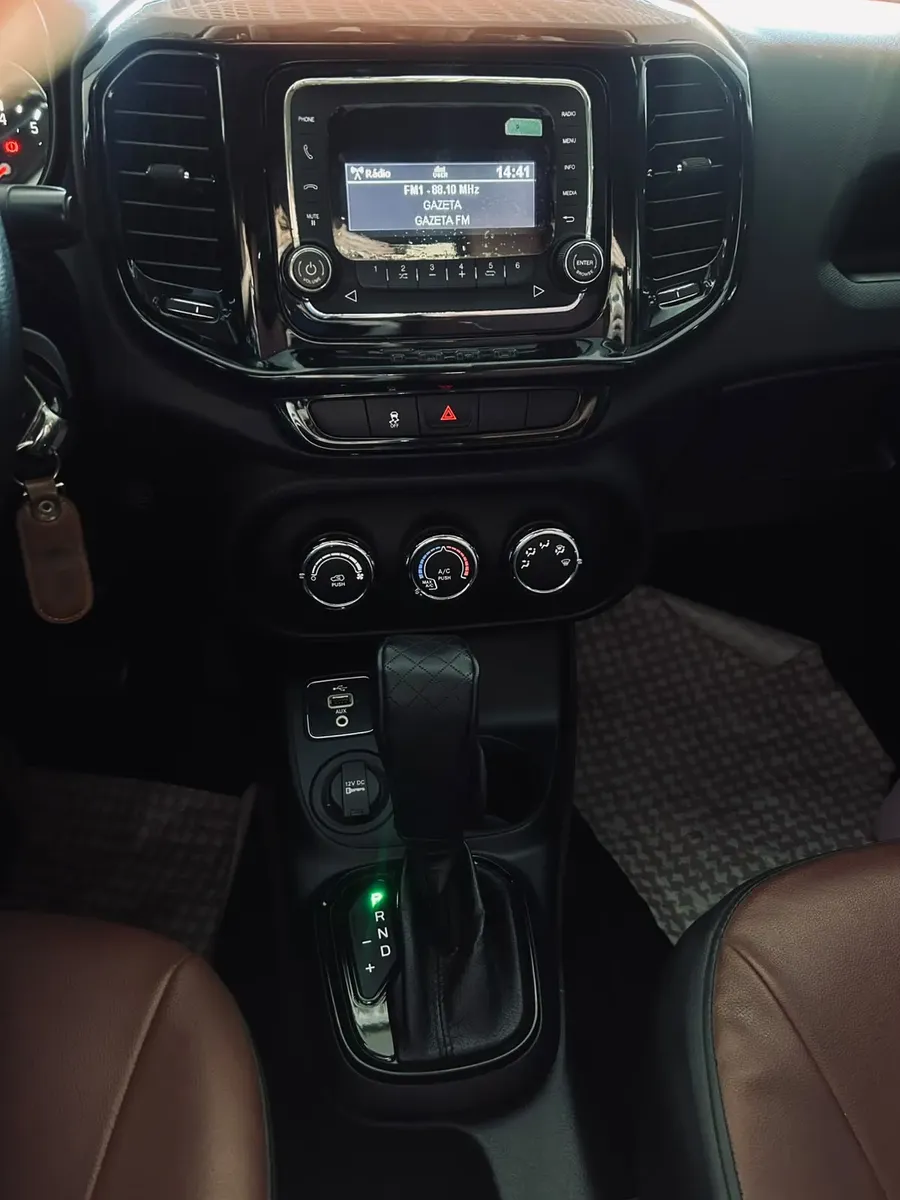 Fiat Toro 1.8 16v Freedom Flex 4x2 Aut. 4p